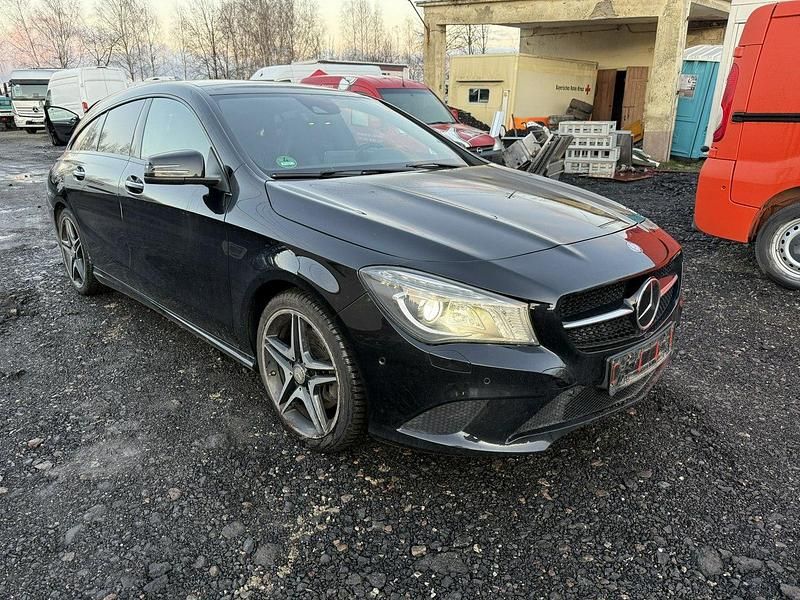 Czarny Używany 2016 Mercedes CLA250 Sedan/Limuzyna | 37 000 zł - Obraz 1/4