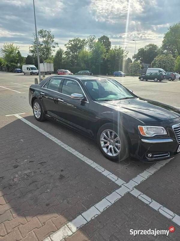 Używany 2012 Chrysler 300C | 58 000 zł - Obraz 1/4