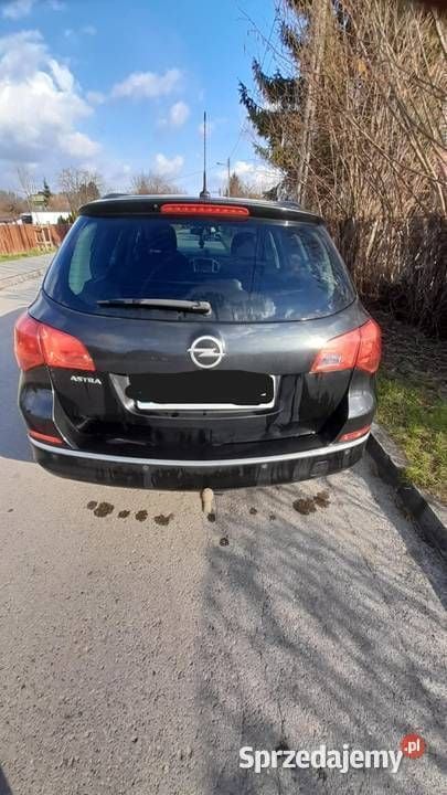 Czarny Używany 2013 Opel Astra Hatchback | 24 500 zł (Super Cena) - Obraz 1/4