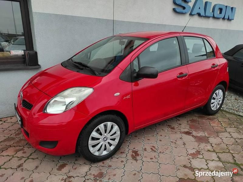Czerwony Używany 2009 Toyota Yaris Hatchback | 14 900 zł (Uczciwa cena) - Obraz 1/4