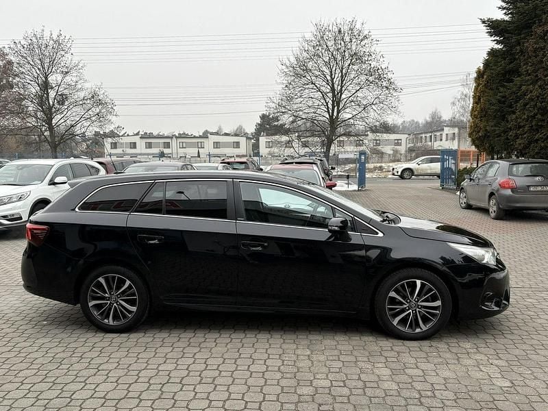 Używany Toyota Avensis Edition-S 147 KM (108 kW) 2016 Czarny (metalik) Kombi