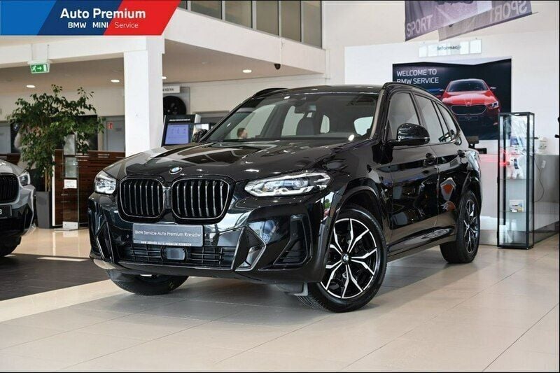 Czarny (metalik) Używany 2023 BMW X3 SUV | 232 900 zł - Obraz 1/4