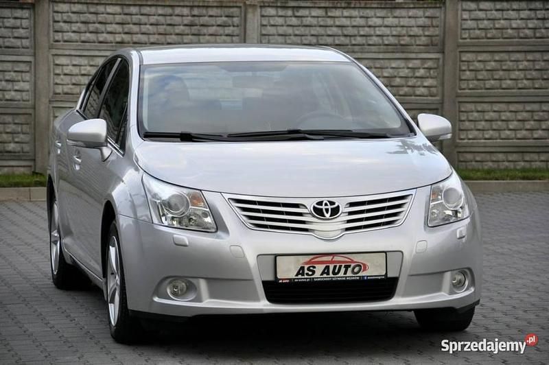 Szary (metalik, perła) Używany 2010 Toyota Avensis Sedan/Limuzyna | 31 900 zł (Uczciwa cena) - Obraz 1/4