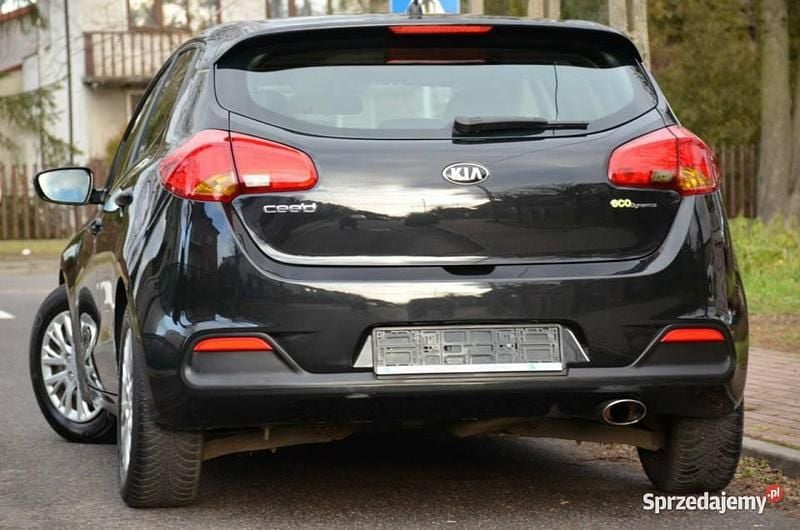 Używany Kia Ceed Start 135 KM (99 kW) 2013 Czarny Hatchback