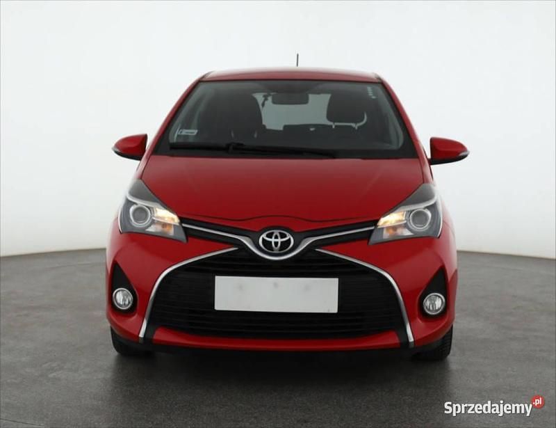 Czerwony Używany 2016 Toyota Yaris Hatchback | 36 999 zł (Uczciwa cena) - Obraz 1/4
