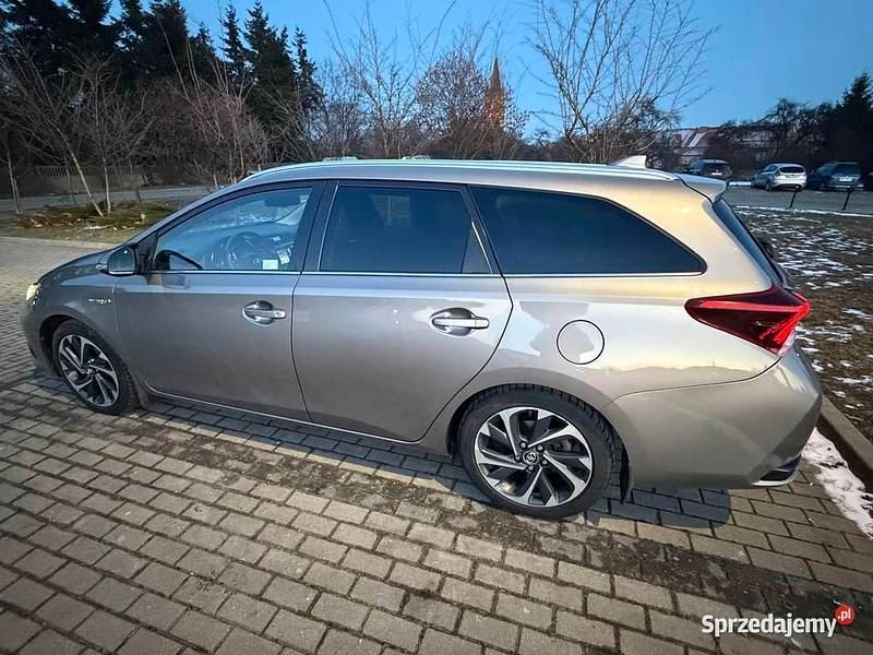 Używany Toyota Auris Hybrid 2016