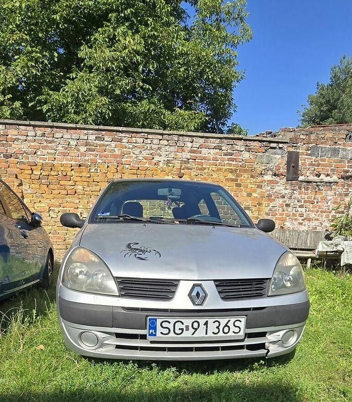 Srebrny Używany 2005 Renault Clio II Hatchback | 4500 zł (Dobra cena) - Obraz 1/4