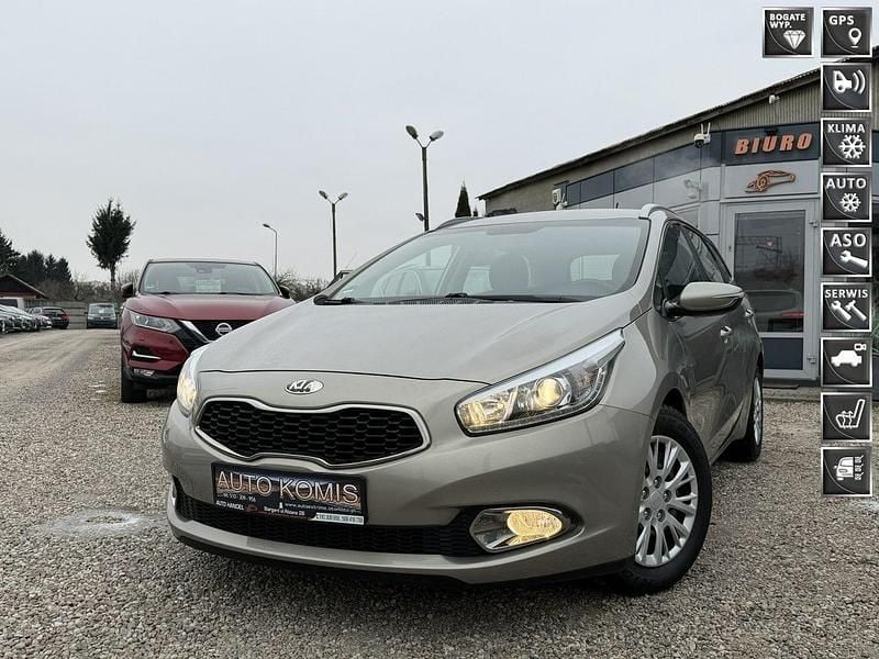 Używany Kia Ceed 135 KM (99 kW) 2013 Żółtozłoty Hatchback