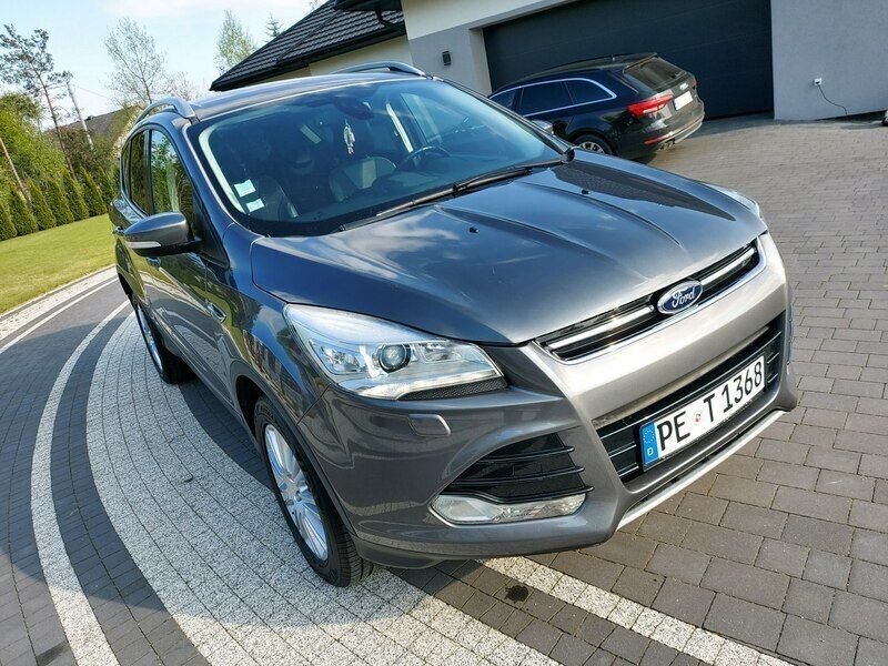 Używany Ford Kuga 140 KM (102 kW) 2013 Czarny SUV
