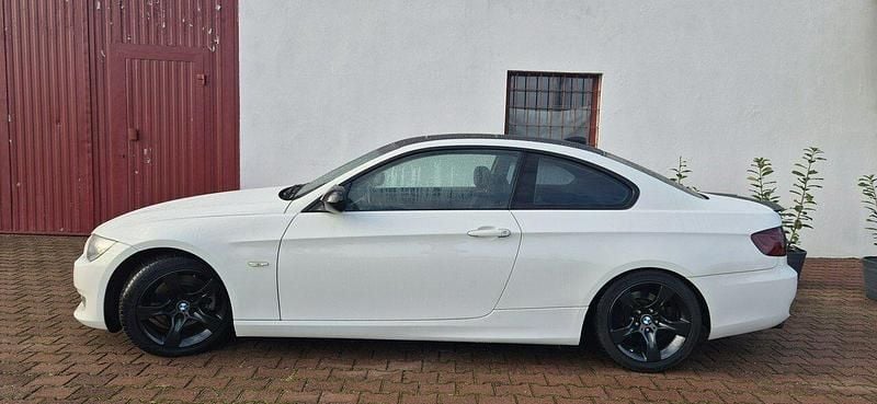 Używany BMW 325 218 KM (160 kW) 2010 Biały Coupe