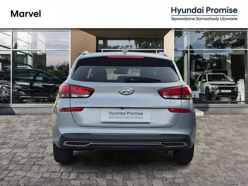 Używany Hyundai i30 160 KM (117 kW) 2023 Srebrny Kombi