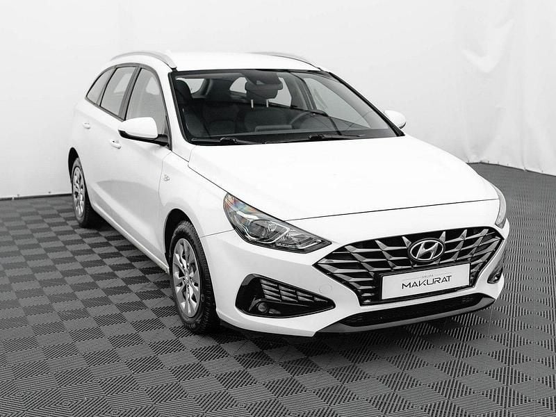 Używany Hyundai i30 120 KM (88 kW) 2022 Biały (metalik) Kombi