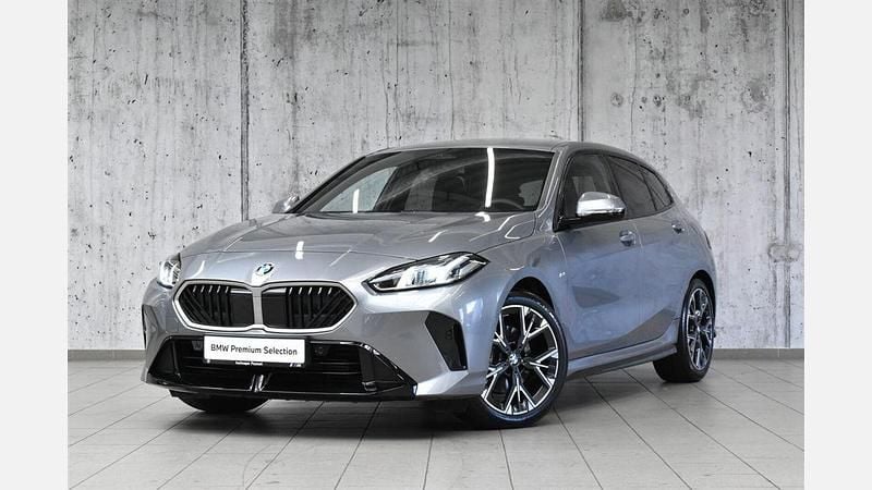 Szary skyscraper metalizowany Używany 2025 BMW 120 Shadowline Hatchback | 167 700 zł (Dobra cena) - Obraz 1/3