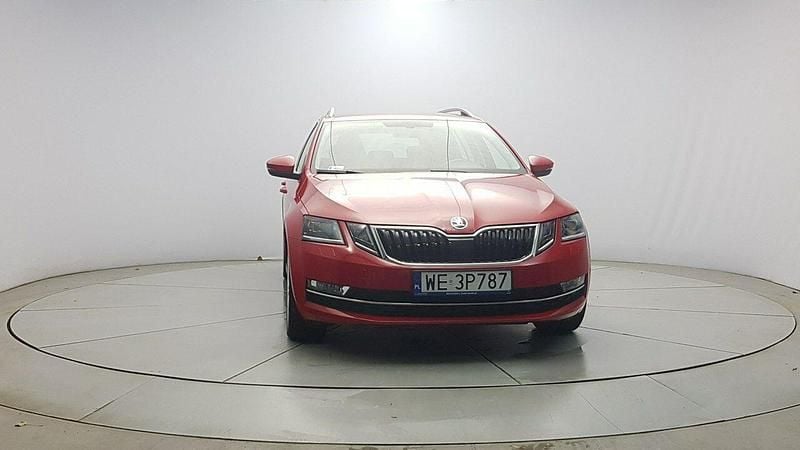 Używany Skoda Octavia 150 KM (110 kW) 2018 Czerwony Kombi