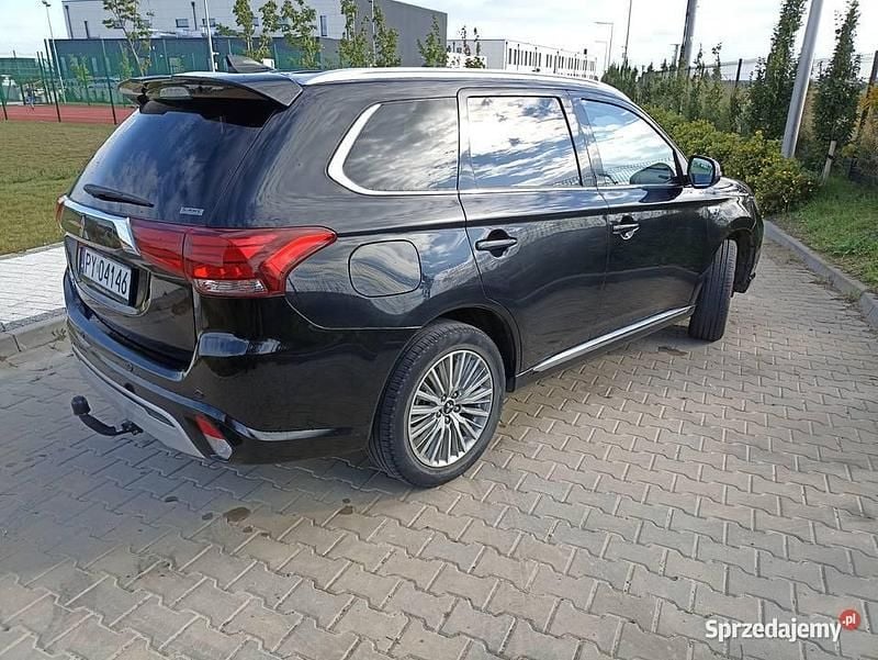 Używany Mitsubishi Outlander P-HEV 2019 Czarny SUV
