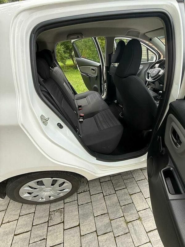 Biały Używany 2017 Toyota Yaris Hatchback | 28 000 zł (Uczciwa cena) - Obraz 1/4