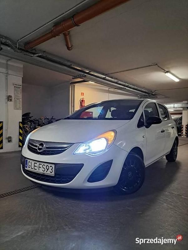 Biały Używany 2013 Opel Corsa Hatchback | 15 900 zł (Uczciwa cena) - Obraz 1/4