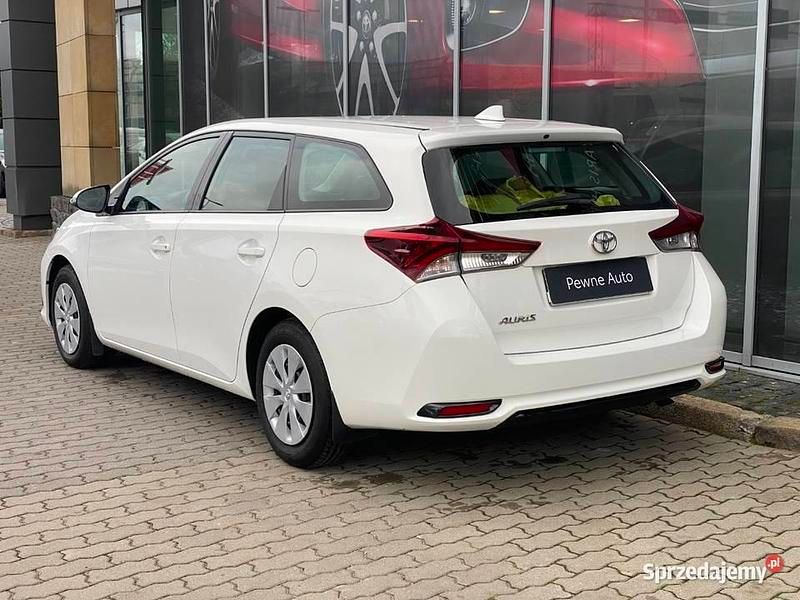 Używany Toyota Auris 132 KM (97 kW) 2019 Hatchback