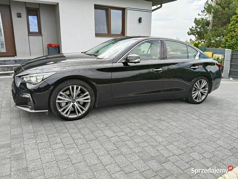 Czarny Używany 2018 Infiniti Q50 Sedan/Limuzyna | 102 000 zł - Obraz 1/4