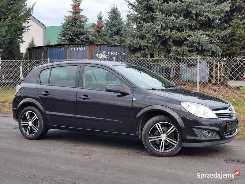 Czarny Używany 2007 Opel Astra Hatchback | 10 900 zł (Uczciwa cena) - Obraz 1/4