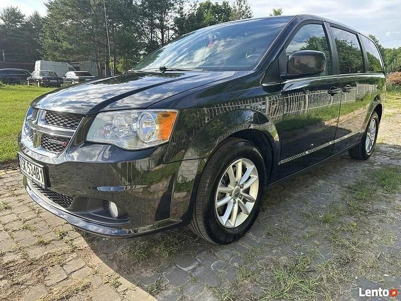 Czarny Używany 2018 Dodge Grand Caravan SXT Minivan | 55 500 zł (Uczciwa cena) - Obraz 1/4