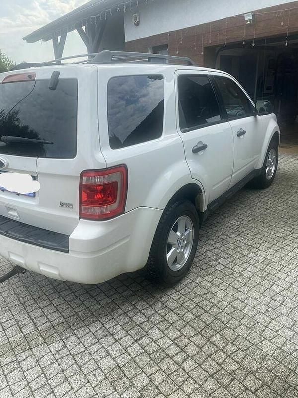 Biały Używany 2012 Ford Escape SUV | 41 000 zł - Obraz 1/4