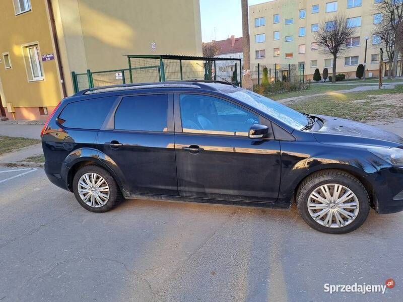 Czarny Używany 2010 Ford Focus Sedan/Limuzyna | 10 000 zł - Obraz 1/4