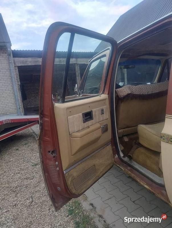 Brązowy Używany 1985 Chevrolet Silverado Sedan/Limuzyna | 34 500 zł - Obraz 1/4