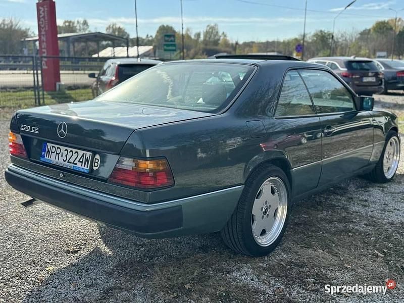 Używany Mercedes 230 1990 Zielony Coupe