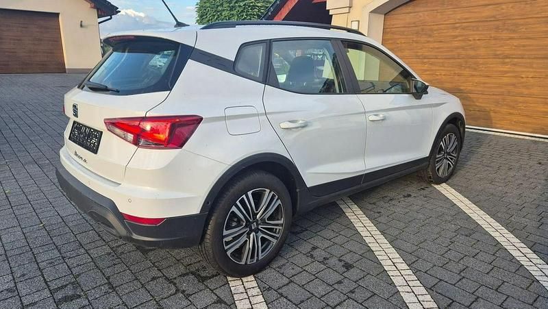 Używany Seat Arona 110 KM (80 kW) 2023 Biały SUV