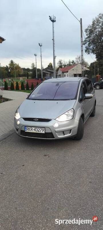 Srebrny Używany 2009 Ford S-MAX Titanium Minivan | 11 900 zł (Super Cena) - Obraz 1/4
