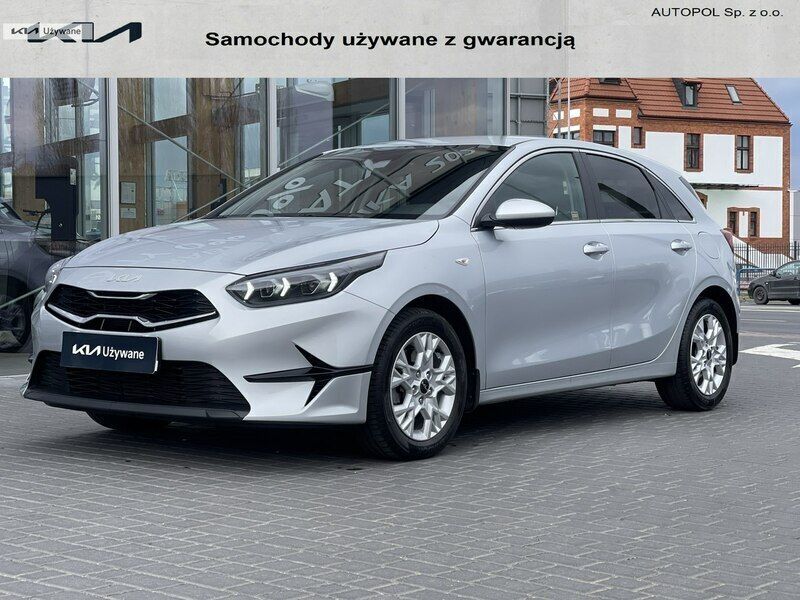 Srebrny Używany 2023 Kia Ceed 2 Hatchback | 89 900 zł (Uczciwa cena) - Obraz 1/4