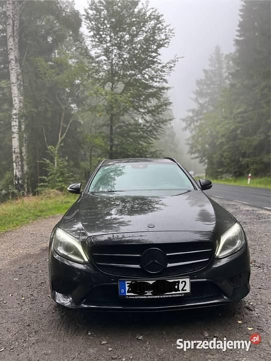 Czarny Używany 2018 Mercedes C220 Kombi | 65 000 zł (Dobra cena) - Obraz 1/4