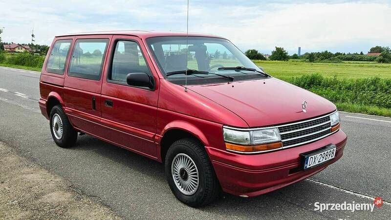 Czerwony Używany 1994 Plymouth Voyager Minivan | 32 000 zł - Obraz 1/4