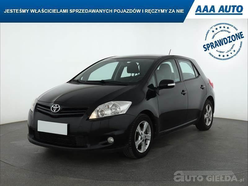 Używany Toyota Auris 132 KM (97 kW) 2010 Szary Hatchback