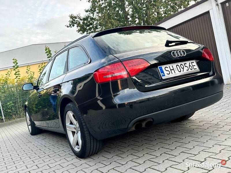 Używany Audi A4 Comfort 2011 Czarny Sedan/Limuzyna