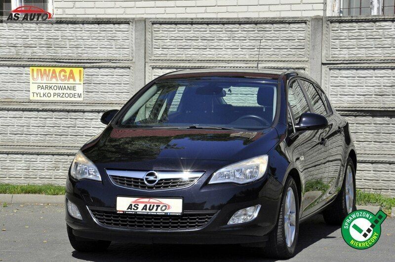 Czarny Używany 2010 Opel Astra Enjoy Hatchback | 20 900 zł (Dość drogi) - Obraz 1/4