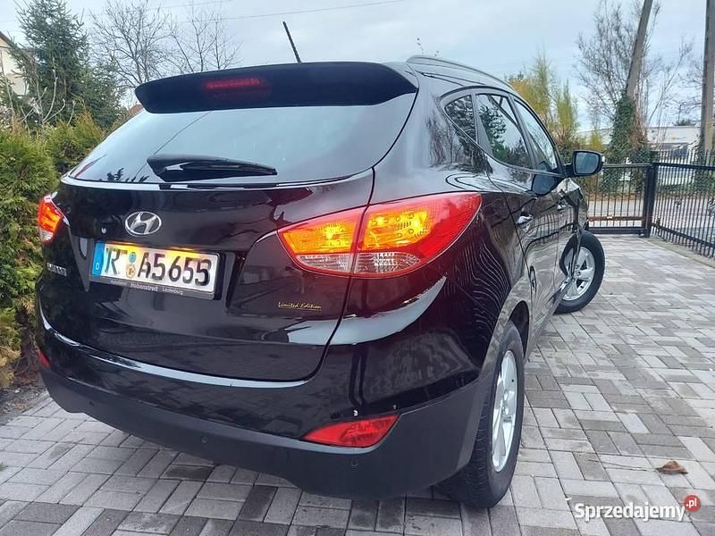 Czarny Używany 2012 Hyundai ix35 Edition SUV | 29 700 zł (Uczciwa cena) - Obraz 1/4