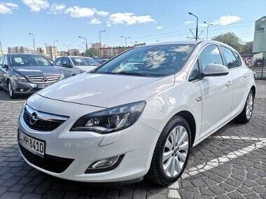 Używany 2010 Opel Astra Innovation Hatchback | 27 900 zł (Dość drogi) - Obraz 1/4