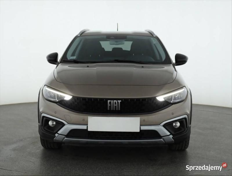 Beżowy Używany 2021 Fiat Tipo Hatchback | 59 999 zł - Obraz 1/4