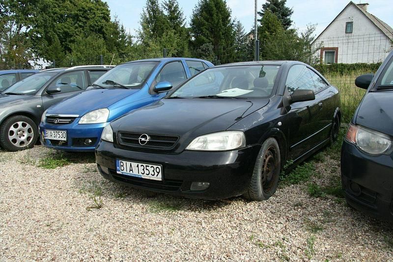 Czarny Używany 2003 Opel Astra Coupe | 2699 zł - Obraz 1/3