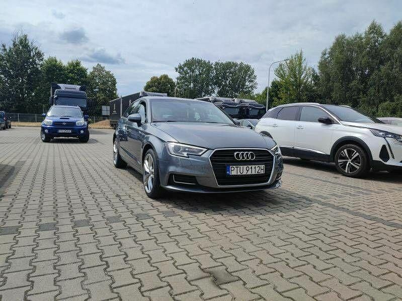 Używany Audi A3 2017 Szary Hatchback
