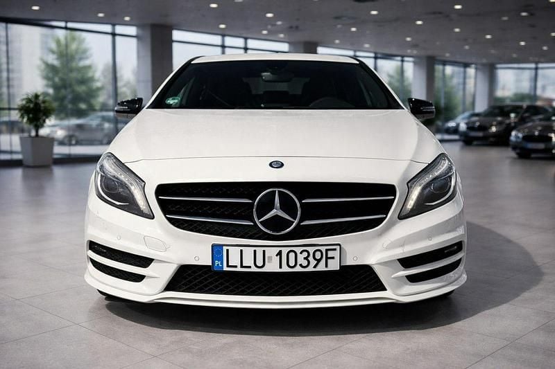 Używany Mercedes A200 156 KM (114 kW) 2013 Biały Hatchback