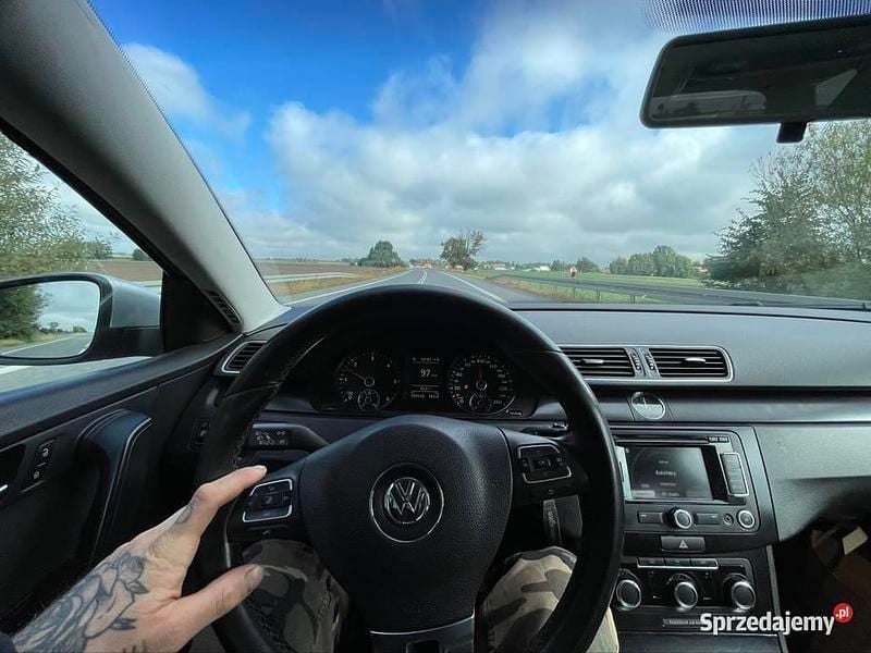 Srebrny Używany 2011 VW Passat Kombi | 16 999 zł (Dobra cena) - Obraz 1/4