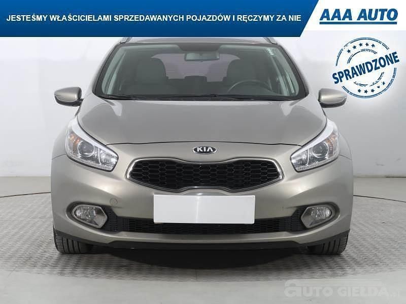 Używany Kia Ceed 2015 Srebrny Hatchback