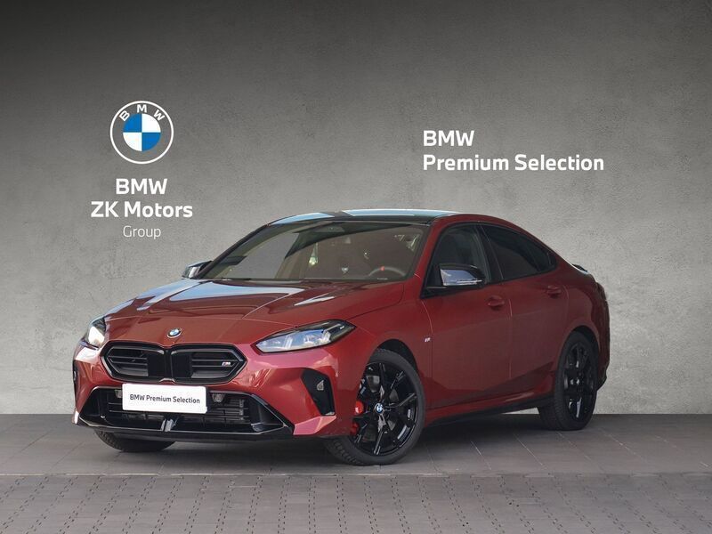 Czerwony fire red metalizowany Używany 2025 BMW M235 Shadowline Coupe | 259 900 zł - Obraz 1/3