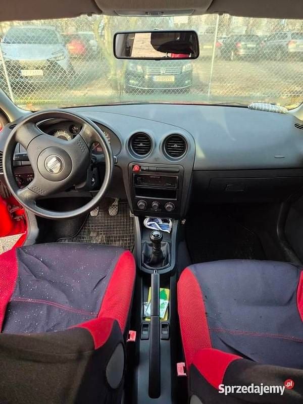 Używany Seat Ibiza 75 KM (55 kW) 2003 Czerwony Hatchback