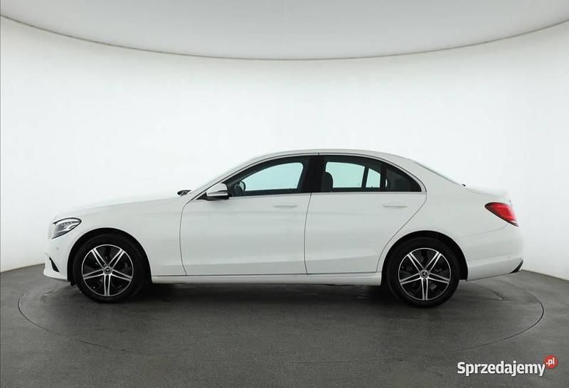 Używany Mercedes C160 2019 Biały Coupe