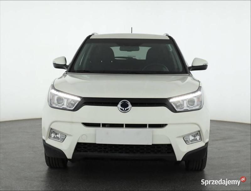 Biały Używany 2015 Ssangyong Tivoli SUV | 33 999 zł - Obraz 1/4