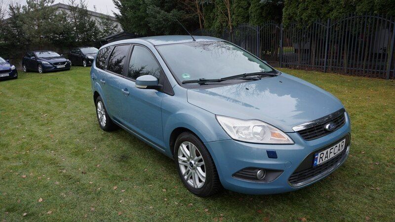 Używany Ford Focus Ghia 115 KM (84 kW) 2008 Niebieski Sedan/Limuzyna
